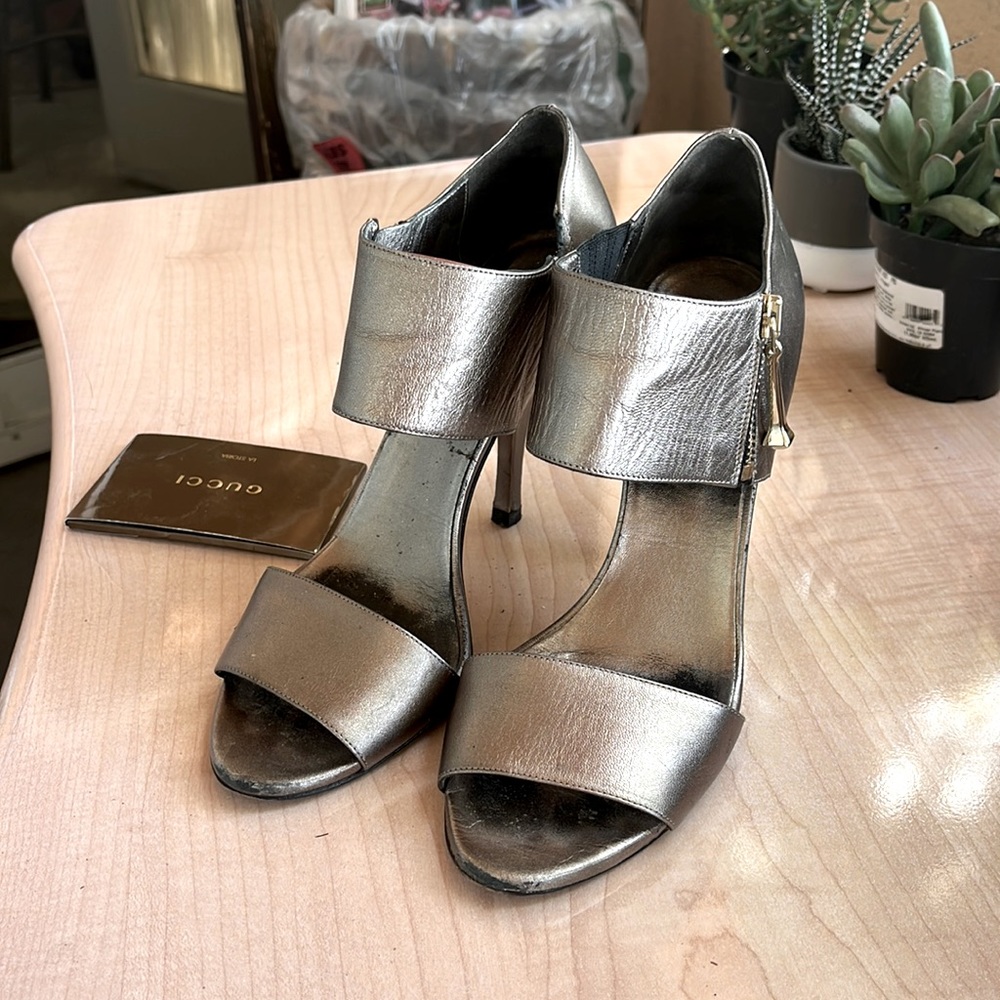 Gucci leather heels/sandals